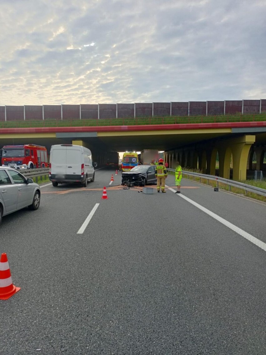 W wyniku zderzenie trzech pojazdów na A4 najbardziej...