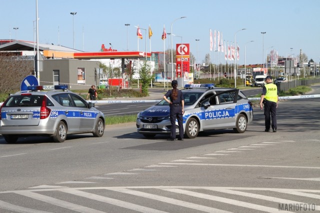 Ul. Sosnkowskiego jest nieprzejezdna na całej szerokości.