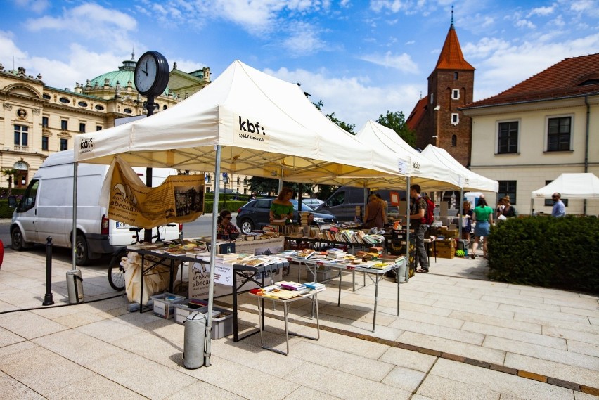 Kiermasz Książki tym razem na placu św. Ducha przy Teatrze im. Juliusza Słowackiego