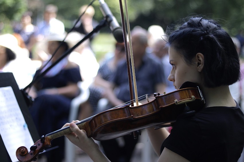 Słupska Sinfonietta zagrała w parku Jerzego Waldorffa [zdjęcia]