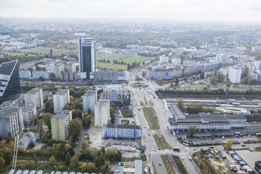Warsaw UNIT. Panorama Warszawy z perspektywy 202 metrów. Wnętrza też robią wrażenie. Dominanta Ronda Daszyńskiego ukończona