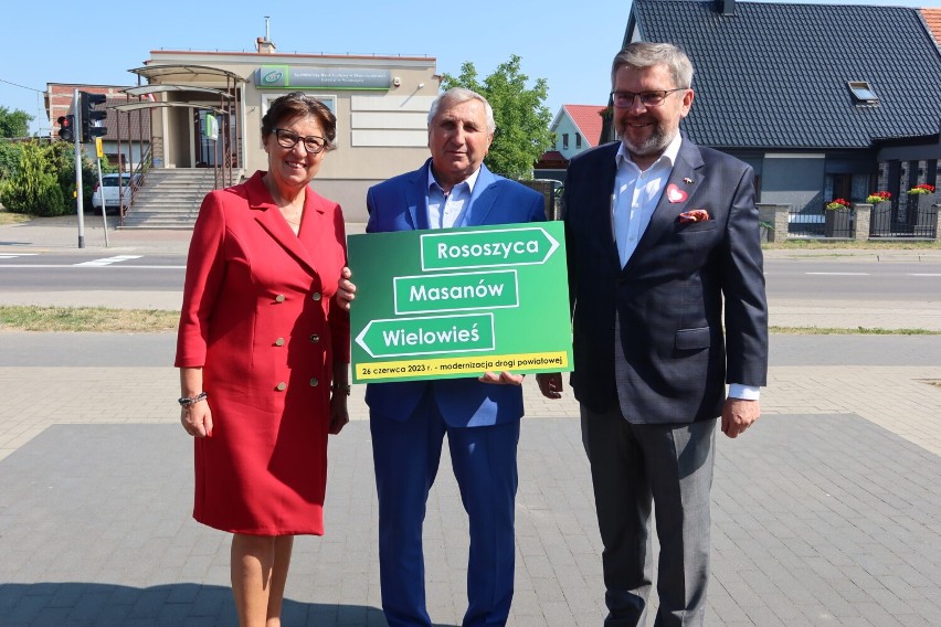Uroczyste przekazanie do użytku odcinka drogi powiatowej Rososzyca - Wielowieś