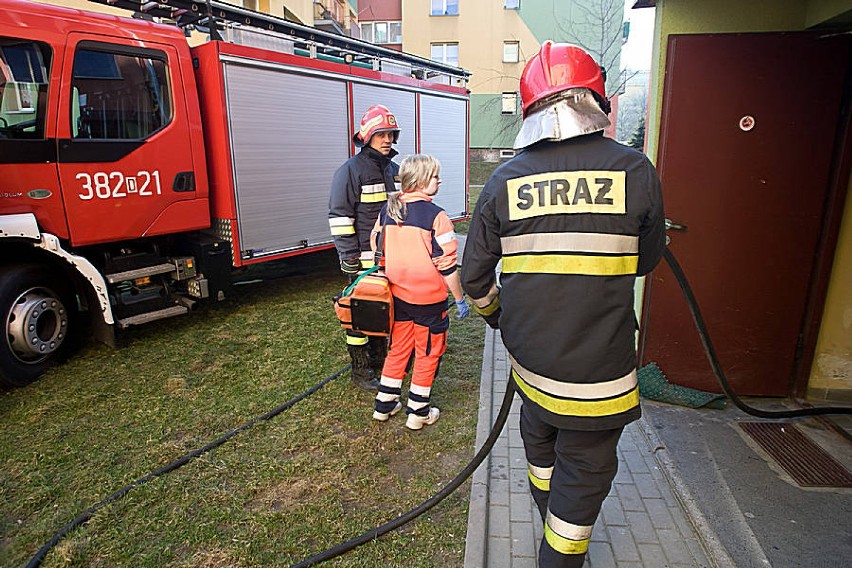 Pożar mieszkania przy ul. Broniewskiego w Wałbrzychu (ZDJĘCIA)