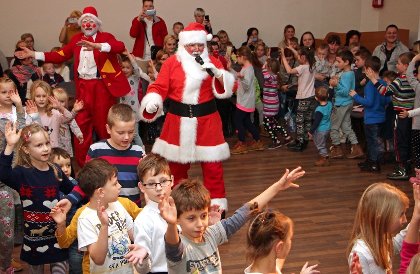 Impreza z Mikołajem dla 150 dzieci odbyła się w Ognisku...