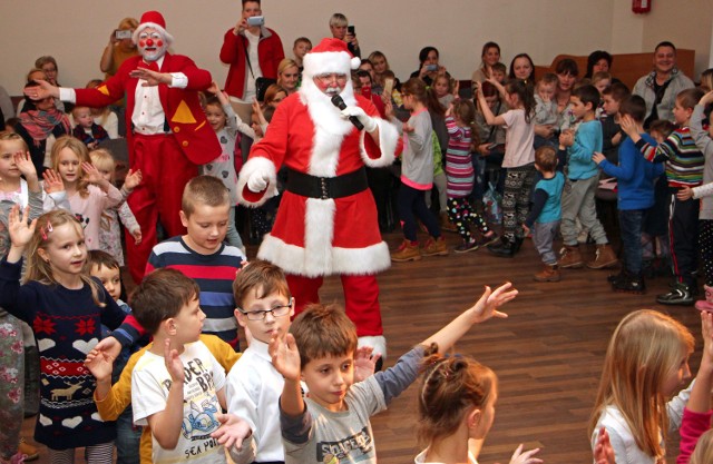 Impreza z Mikołajem dla 150 dzieci odbyła się w Ognisku Pracy Pozaszkolnej w Grudziądzu