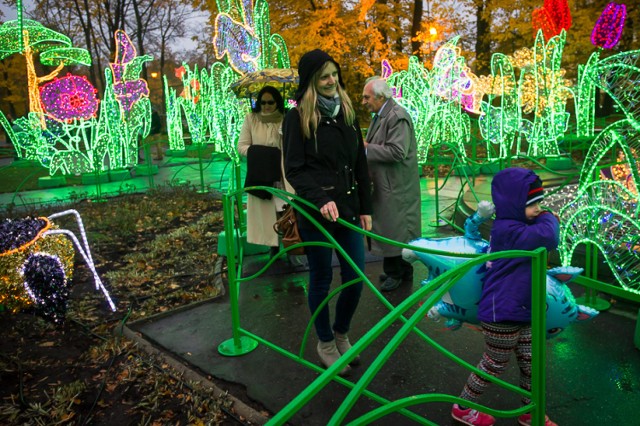 Nowa wystawa w Pałacu w Wilanowie ruszyła 24 października. Byliśmy tam, zobaczcie, jak wyglądają iluminacje w tym roku.