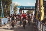 Kolarski wyścig Pomerania MTB Maraton nad jeziorem Lubowidzkim. Walczyli z trasą i upałem