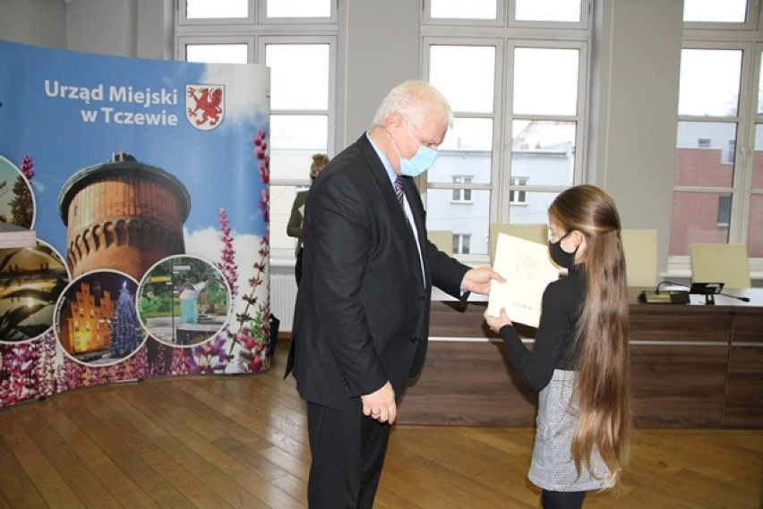Nagrody prezydenta Tczewa dla młodych i zdolnych uczniów i studentów