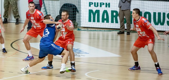 To zdjęciu z meczu MMTS Kwidzyn-Orlen Wisła Płock, który rozegrano w I rundzie, w Kwidzynie. Na fotografii widać obu naszych zawodników, którzy drugiego meczu nie dokończyli.