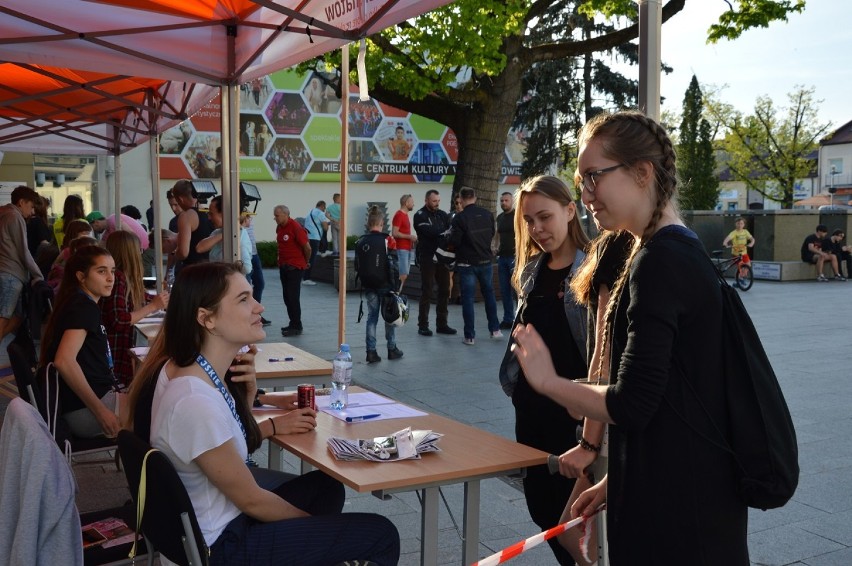 Bełchatów. Przed Biegiem Nocnym "Zamieniają bojler na kaloryfer" [ZDJĘCIA]