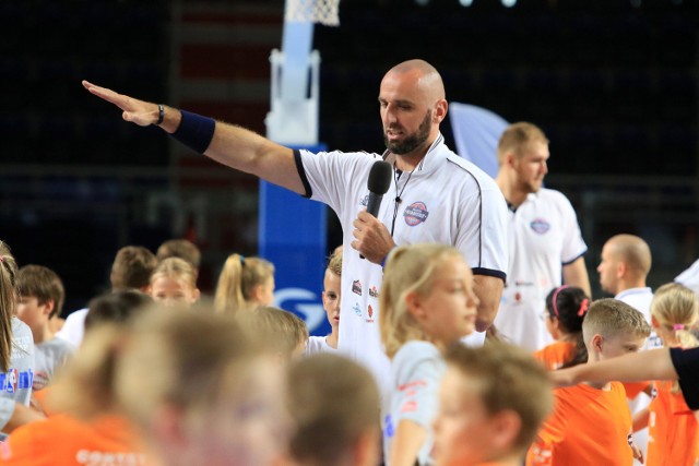 Marcin Gortat odwiedził Arenę Toruń w czerwcu 2016 roku.