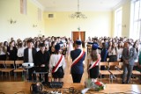 Ślubowanie klas pierwszych w LMK we Włocławku w roku szkolnym 2023/24. Zdjęcia