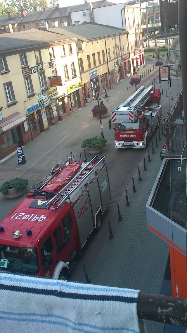 Pobudka!! włamanie i pożar w banku ING w centrum Dąbrowy Górniczej