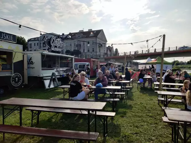 Food trucki na bulwarze w Koninie