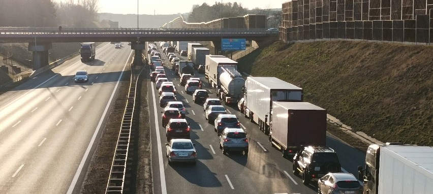 Wypadek na autostradzie A4 w Rudzie Śląskiej przy stacji...