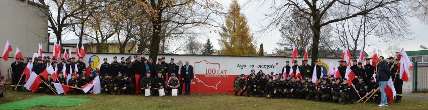 Odsłonili papieski mural w ZSP 3 i zagrali w piłkę nożną