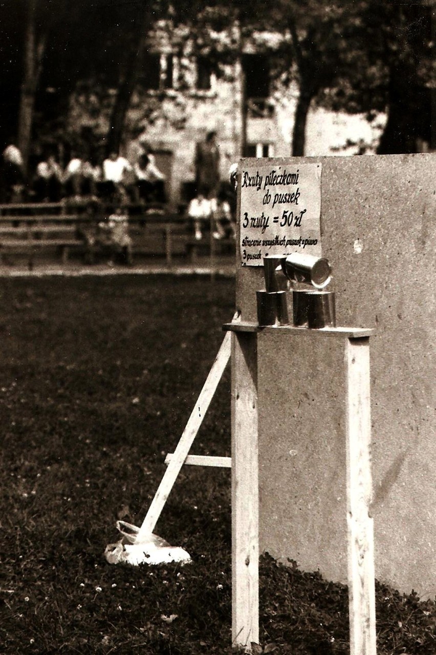 1987 rok - stadion przy ul. Śniadeckich w Jaśle zgromadził...