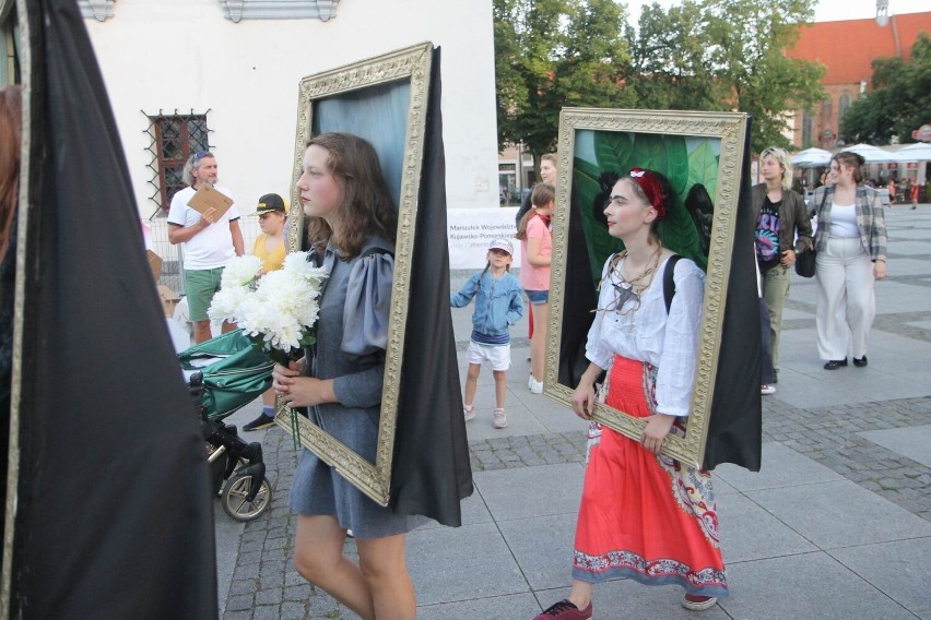 Happening żywych obrazów w Chełmnie - w ramach Perspektywy -...