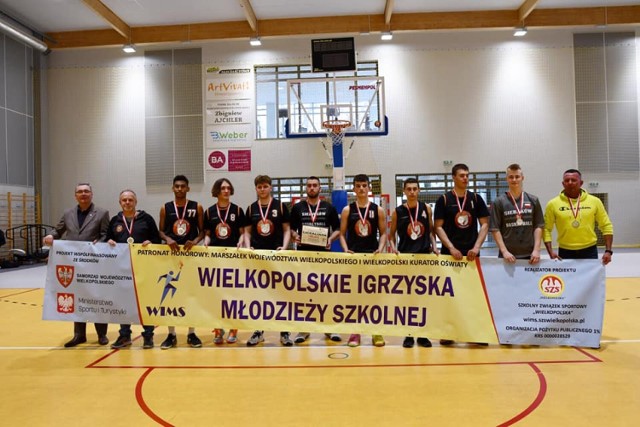 Mistrzowie Wielkopolski w koszykówce chłopców- ZS w Sierakowie