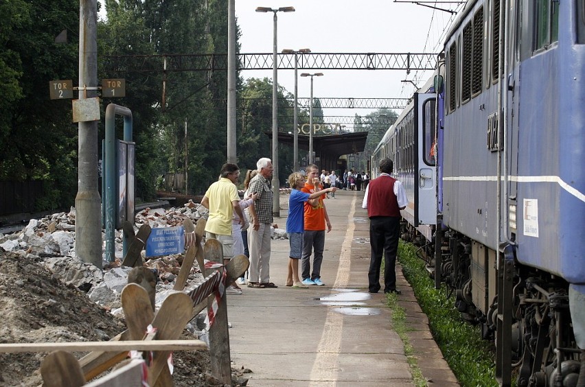 Sopot. Peron w Sopocie jest rozkopany. Trwa modernizacja linii E 65.