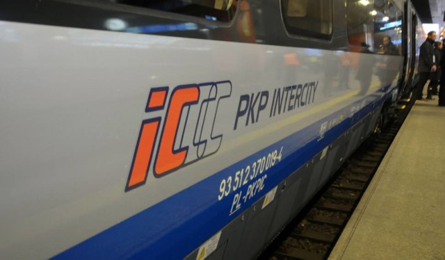 PKP wyjaśnia przyczyny zatrzymania pociągu do Warszawy. Było zagrożenie bezpieczeństwa pasażerów