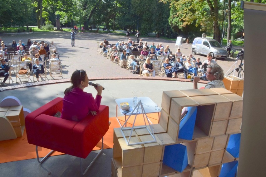 Festiwal Literacki w Kielcach. Marcin Meller spotkał się z czytelnikami w Parku Miejskim (ZDJĘCIA, WIDEO) 
