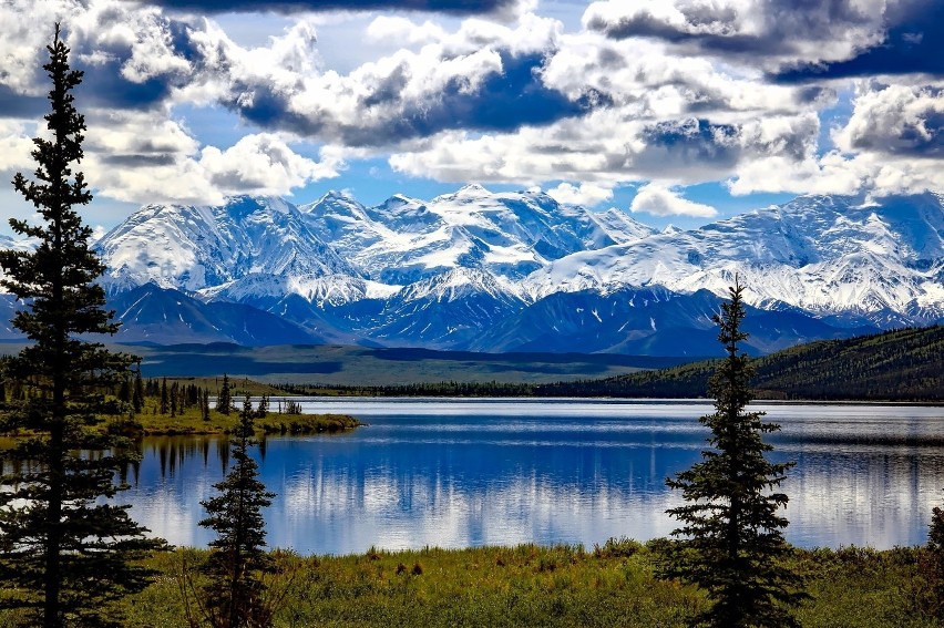 Alaska, USA

Za samo mieszkanie na Alasce można zgarnąć...