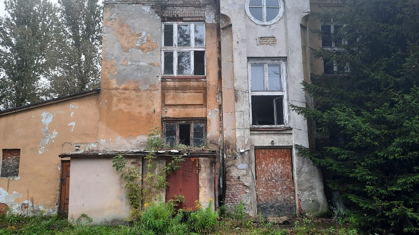 Starostwo w Radomsku wystawiło na sprzedaż budynki po ZPO. Jak wypadł przetarg?