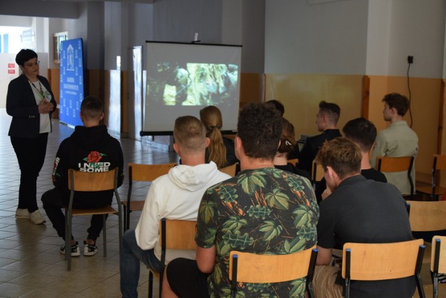 W Ostrowcu Świętokrzyskim rozpoczęła się kwalifikacja wojskowa. Potrwa do 7 lipca