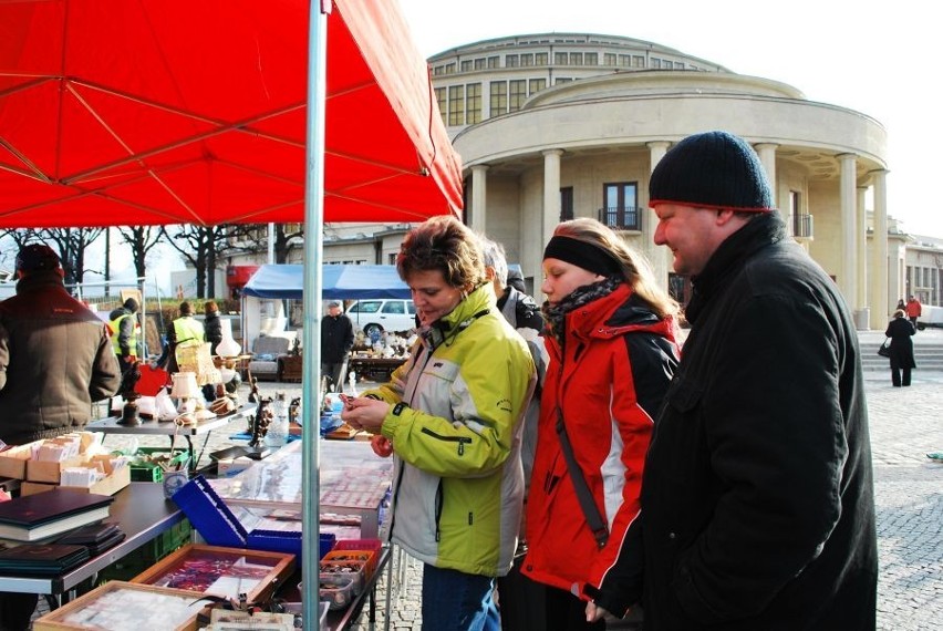 Na wrocławską giełdę staroci przyjeżdżają ludzie z całej...