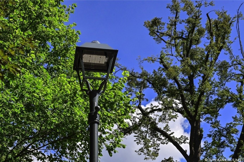Sopot: Na ulicach trwa montaż nowych, energooszczędnych latarni. W sumie zamontowanych zostanie blisko 1300 lamp za kwotę ok. 12 mln zł