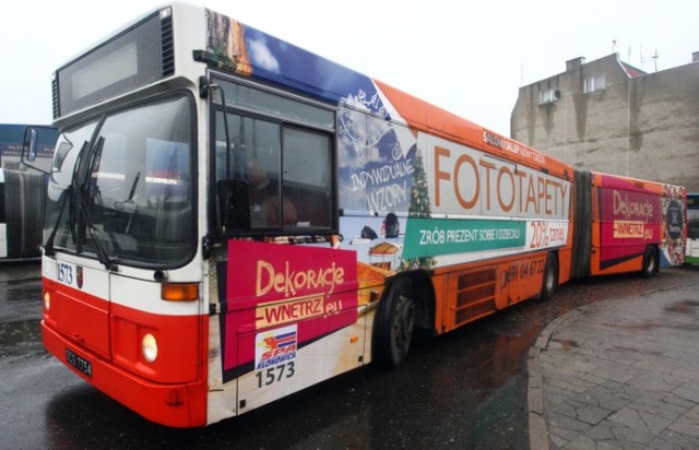 -&nbsp;Tramwaje i autobusy miejskie powinny być wolne od reklam ze ...