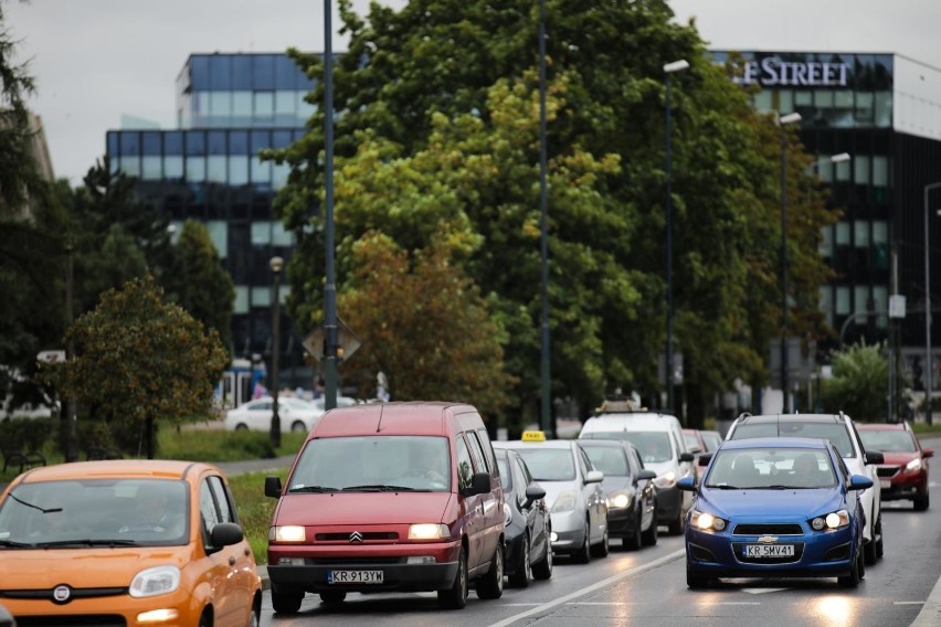 Kraków drugi na liście miast, po których poruszają się auta z najmniejszym przebiegiem