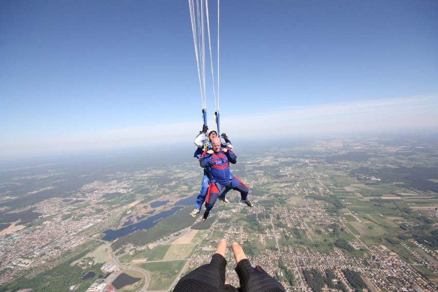 Białystok. Miejsca z adrenaliną. Bungee, motoparalotnia, skok spadochronowy, paintball, park linowy, gokarty