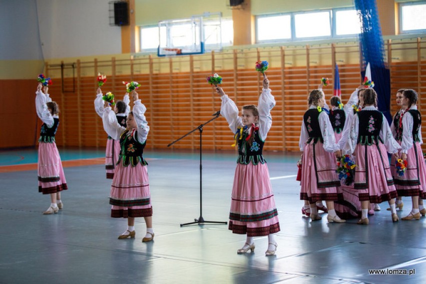 Polonijna młodzież ponownie integruje się w Łomży. Trwają Polonijne Igrzyska Młodzieży Szkolnej