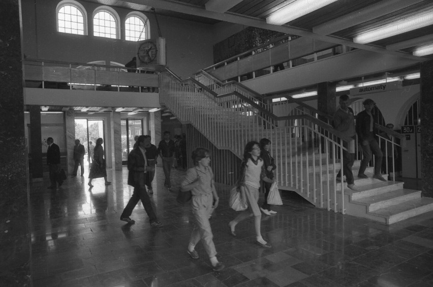 Tak wyglądał kiedyś dworzec PKP w Lublinie. Zobacz archiwalne zdjęcia! [GALERIA]