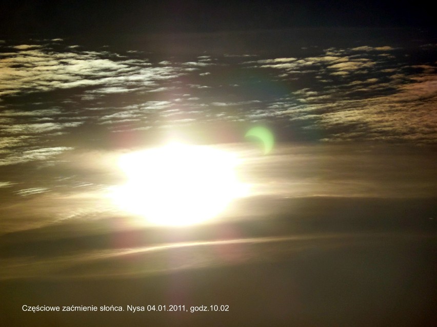 Częściowe zaćmienie słońca w Nysie, dnia 4 stycznia 2011 r....