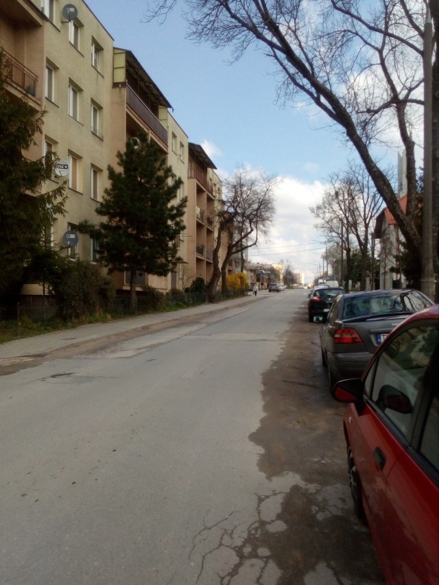 Mieszkańcy ulicy Marszałkowskiej w Kielcach interweniują w sprawie skomunikowania  ich ulicy z resztą miasta.