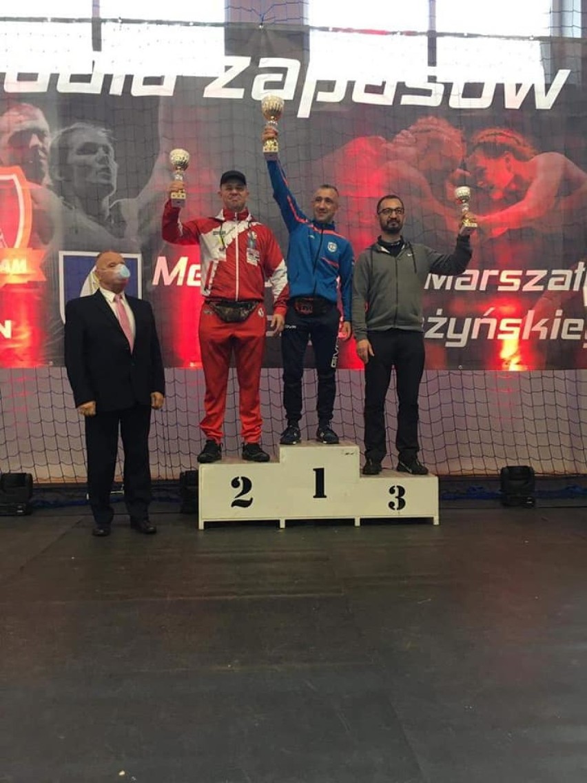 Cztery medale, w tym dwa złote, dla zapaśniczek Cartusii na międzywojewódzkich mistrzostwach w Pelplinie
