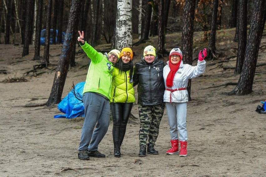 W Pieckach pod Bydgoszczą morsy znów zażywały lodowatej...