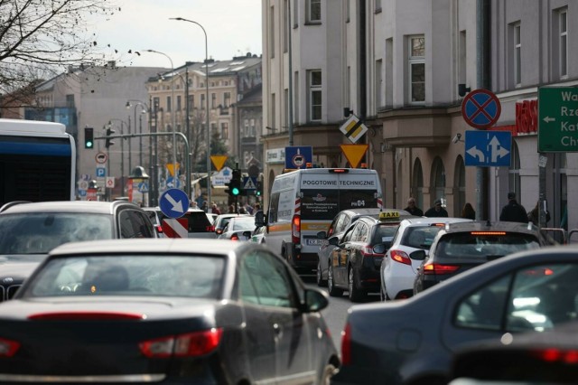 Wprowadzenie strefy czystego transportu miałoby ograniczyć emisję spalin w Krakowie
