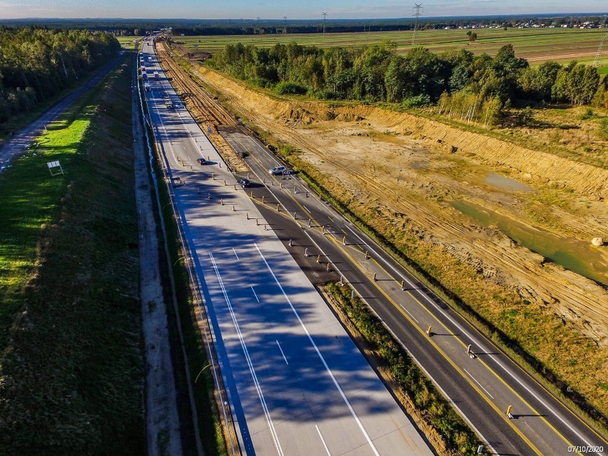 Oto najnowsze zdjęcia z budowy autostrady A1 na odcinkach D...