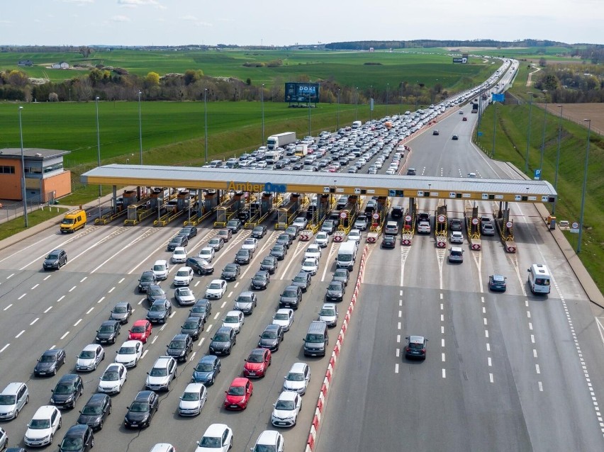 Zużycie paliwa wzrasta podczas agresywnej jazdy, przy...