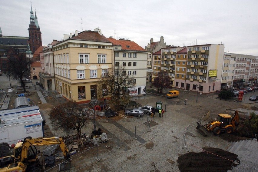 Zobaczcie zdjęcia jak wyglądał legnicki rynek dwanaście lat temu