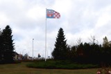 Flaga Kalisza powiewa nad rondem Westerplatte. ZDJĘCIA