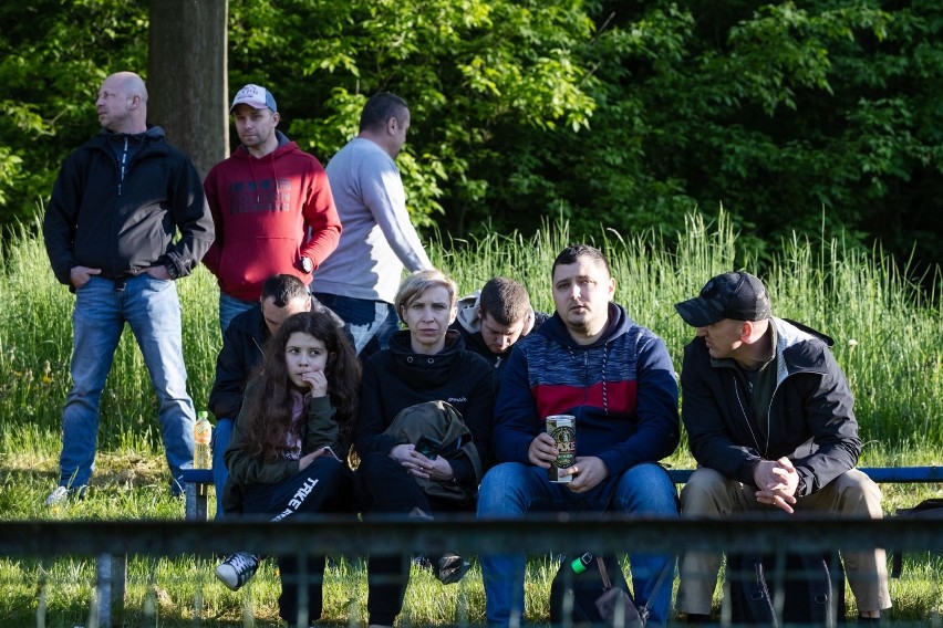 Kibice na meczu klasy okręgowej Borek Kraków - Wieczysta...