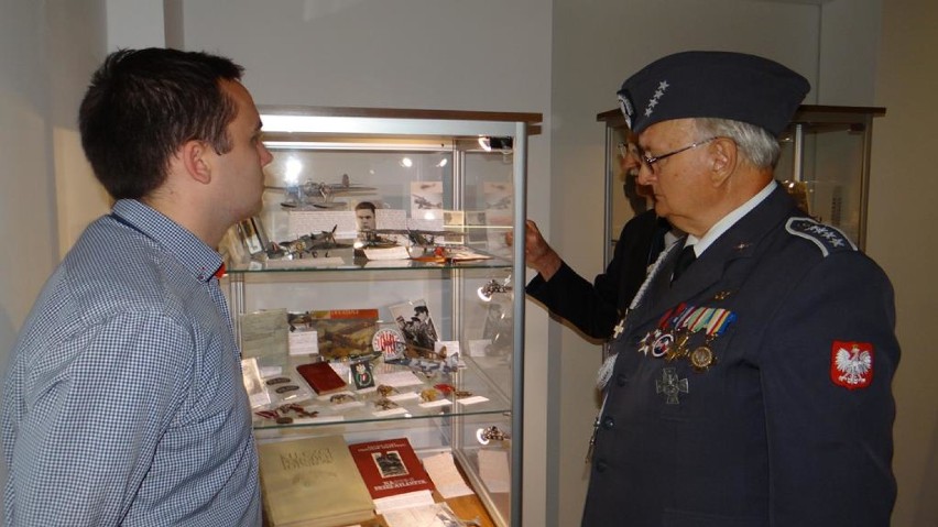 Seniorzy lotnictwa odwiedzili zduńskowolskie muzeum