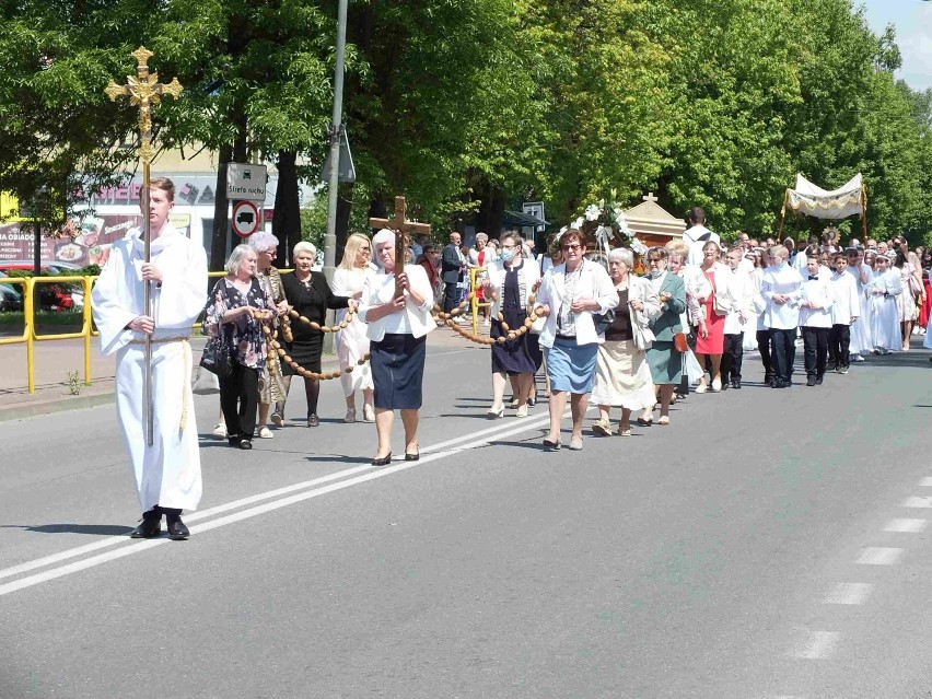 Mimo pandemii koronawirusa w procesjach Bożego Ciała ulicami...