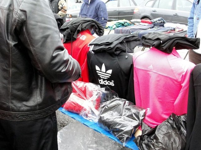 Bułgar handlował podrabianą odzieżą