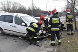 Wypadek na ul. Leszczyńskiej w Legnicy. Są ranni [ZDJĘCIA] 